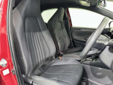 高いホールド性で運転姿勢が安定します。長距離ドライブでも疲れにくいのが魅力です。快適なドライビングライフをお送りください♪