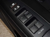 電動格納式ドアミラー・パワーウインドウを装備しています。