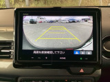 バックも安心のバックカメラ付いています。バックカメラがあると、いつでも安全にバックできますね。死角も減ります。