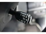 【クル-ズコントロ-ル】・・・高速道路などで一定速度でのクルージングが可能。 余分なアクセル操作を減らし、ドライバーの負担を軽減。 燃費の向上にも貢献します。