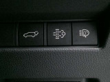荷物の積み下ろしがぐっと楽になる「パワーバックドア」装備しています。 背の低い方や力の弱い方でも無理なく操作出来ます。