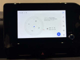 ディスプレイオーディオを装備。スマホとクルマをつなぐことで、これまでのナビに加えて、いろんなサービスが楽しめます。