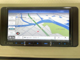 【ナビゲーション】目的地までしっかり案内してくれる使いやすいナビ。Bluetooth接続すればお持ちのスマホやMP3プレイヤーの音楽を再生可能!毎日の運転がさらに楽しくなります!!