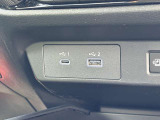 type-Aとtype-C付きなので車内での充電も安心♪