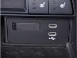 【USB接続】USB接続も可能です。スマートフォンと連動して音楽も再生可能です。