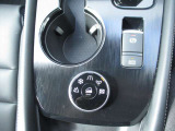 中古車のことはお任せください。専任の担当者がご説明いたします。