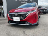 LEDヘッドライトハイビームアシスト機能付です。前方検知用カメラで、先行車や対向車のライト、道路状況・道路周辺の明るさを検知し、前方の視界を確保し手動で切り替えるわずらわしさを軽減します。