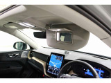運転席・助手席のバイザーにはバニティミラーが付いております