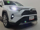 高輝度で点灯速度が速く、しかも消費電力の少ないLEDヘッドライトが装備されています!LEDの明るい光が走行中の視界の確保をサポートして、夜のドライブがより楽しく安全に運転できます♪