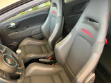 八光AUTO MOTIVEの強みはサポート力です。これまで培ってきた経験と技術力、スピードを生かして、お客様ひとりひとりを八光AUTO MOTIVE全店でサポートさせて頂きます。