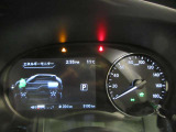 メ-タ-内のディスプレイには運転をサポートするさまざまな情報を表示