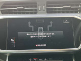 【 パークアシスト 】決められた手順通りに車を停めれば、あとは自動的にステアリングが動き、ドライバーはアクセルとブレーキを操作するだけで駐車が可能です。