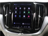 Google搭載のボルボなら、車内にいながら多彩なデジタルライフをお楽しみいただけます。Google Playから必要なアプリをダウンロードして、有意義な移動時間を楽しみましょう。