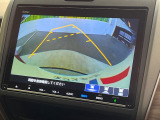 【バックカメラ】駐車時に後方がリアルタイム映像で確認できます。大型商業施設や立体駐車場での駐車時や、夜間のバック時に大活躍!運転スキルに関わらず、今や必須となった装備のひとつです!