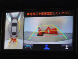 バックガイドモニターを装備しています、車庫入れもラクラクです。パノラミックビューモニターを搭載しています、上からの画像も表示されます。