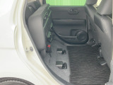 ◆チップアップ&ダイブダウン機構付【ULTR SEAT】は後席座面を左右分割で跳ね上げることができます。トランクで積載できない背の高い荷物をラクラク収納できます。ホンダ車ならではの人気装備です。