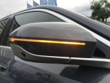 【BMWミラー】視認性の高いスタイリッシュなミラー。自動防眩機能も付いており夜間のドライビングをサポートします。