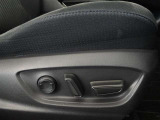 パワーシート搭載。微妙な調整が手軽にでき、ピッタリのポジションで運転することが可能です。