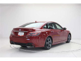 後続車から視認性の良いストップランプの配置で追突抑制になります。