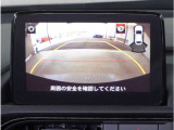 【バックカメラ】駐車が苦手な方でも安心してお乗りいただけます。リバース連動で画面が切り替わるのでとっても便利です。今や後方確認の必須アイテムですよね。