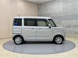 全車1年間の走行距離無制限のロングラン保証付きです。また、さらに安心をお求めの方には1年〜2年の保証延長ができる「ロングラン&alpha;保証」(有償)もお選びいただけます。