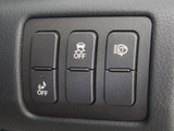 使いやすさや安全性を追求したステアリング周り!高級車ゆえにスイッチ類が多いのも特徴ですね!考え尽くされた配置ですぐに使いこなす事が出来ますのでご安心下さい!是非、体感してみて下さい!!