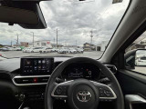 運転席からの視界が広く、周囲の状況を確認しやすい設計!