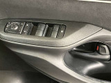 パワーウインドウは運転席ワンタッチ式になっています。挟み込み防止機能付きなので小さなお子様やペットの安全も確保します。