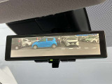 【インテリジェントルームミラー】はリアカメラが車両後方を映し出すので、いつでもクリアな後方視界を確保!夜間や悪天候の運転でも安心です♪