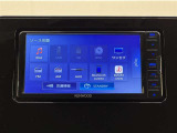 Bluetooth対応、CD再生機能付き。お好きな音楽を聴きながらのドライブは楽しいですよね〜♪