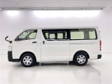 色は人気のホワイトです。