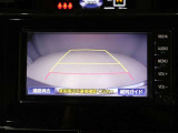バックモニター装着車は後退時の強い味方です♪車庫入れや縦列駐車の際、後退操作の参考になるガイドラインをナビ画面に表示します。