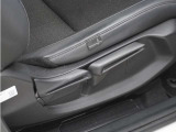 ◆シートハイトアジャスター◆運転席を上下に高さ調節ができます!運転ポジションを体格に合わせてシート調整できます。