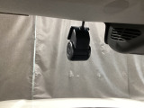 【別途SDカードの購入が必要です。また社外品は保証対象外となります。】運転中の映像・音声などを記録して、交通事故やトラブルが起きた時の正確な状況把握に役立つドライブレコーダーが装着済。