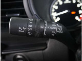 【レインセンサーワイパー】を装備しています。雨量に応じてワイパーの動作を自動で行います。