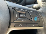 【プロパイロット】搭載。高速道路同一車線内走行時に、ステアリング、アクセル、ブレーキ操作をクルマがサポート。ドライバーの負担を軽減します。