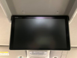【フリップダウンモニター】大画面モニターで後席でもエンタメをお楽しみいただけます。小さなお子様にも大人気の装備です♪
