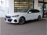 この度は弊社認定中古車をご覧いただき誠にありがとうございます。弊社はBMW 正規ディーラーですので遠方のお客様も安心してご購入下さい。ご不明な点がございましたらお気軽にお申し付けください。