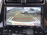 バックガイドモニターで、後方を確認しながら安心して駐車することができます。運転初心者も熟練者も必須の機能ですよ!
