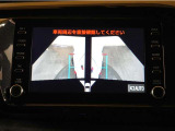 サイドビューで右左折時に運転席からは見えないところも映し出してくれるので安心♪※あくまでも補助的な装置なので目視確認もお忘れなく!