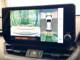 【パノラミックビューモニター】専用のカメラにより、上から見下ろしたような視点で360度クルマの周囲を確認することができます☆死角部分も確認しやすく、狭い場所での切り返しや駐車もスムーズに行えます。