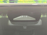 【トヨタセーフティセンス】走行中に前方の車両等を認識し、衝突しそうな時は警報とブレーキで衝突回避と被害軽減をアシスト。より安全にドライブをお楽しみいただけます。