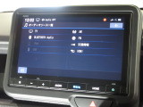 ナビゲーションは純正8インチメモリーナビ(VXM-245ZFEi)を装着しております。AM、FM、Bluetooth、フルセグTVがご使用いただけます。初めて訪れた場所でも安心ですね!