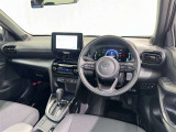 運転席まわりです。 各操作スイッチは使いやすい位置に配置されてます。