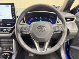 ステアリングスイッチ搭載!手を離さずに手元のスイッチでさまざまな操作が可能。運転中、視線をそらさなくても操作ができて安全です!