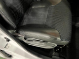 痛みの出やすい運転席シートの角、フロアマット、座面、ともに良好です