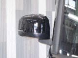 ◆ドアミラーウインカー◆ドアミラーにウインカーを装備しています。対向車に自身の進行方向を合図し安全に運転できます。