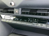 オートエアコンで快適な室内です。