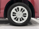 タイヤサイズは(165/65R14)でキャップ付きスチールホイールです。