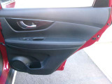 運転席側リヤドア内張。